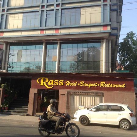 Rass Hotel Kanpur Exteriör bild