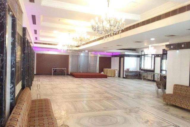 Rass Hotel Kanpur Exteriör bild