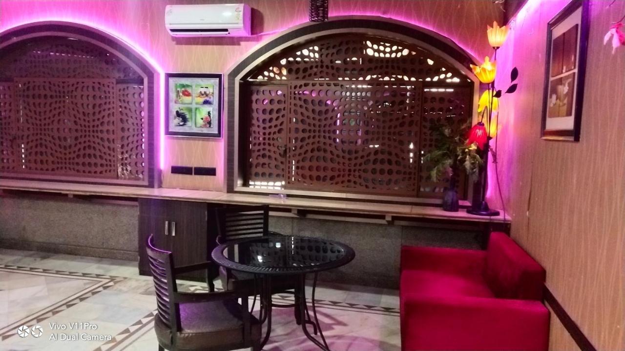 Rass Hotel Kanpur Exteriör bild