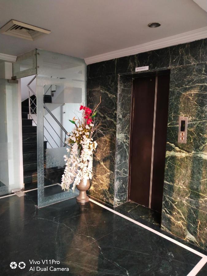 Rass Hotel Kanpur Exteriör bild