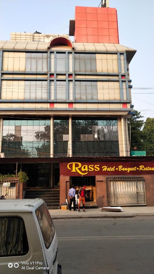 Rass Hotel Kanpur Exteriör bild