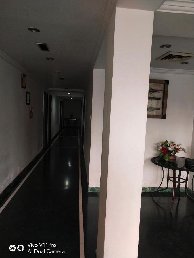 Rass Hotel Kanpur Exteriör bild
